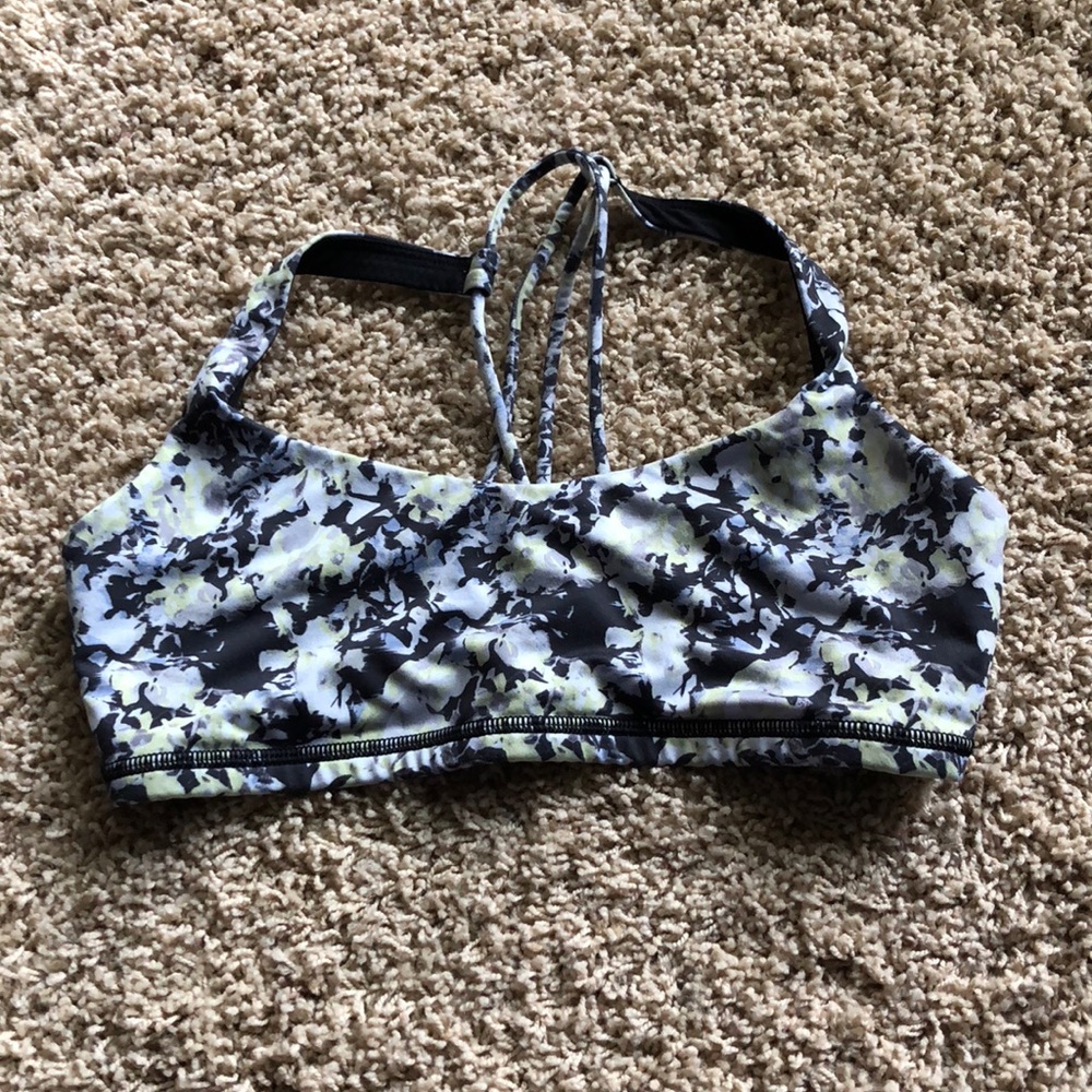 LE lululemon Free to Be Bra!